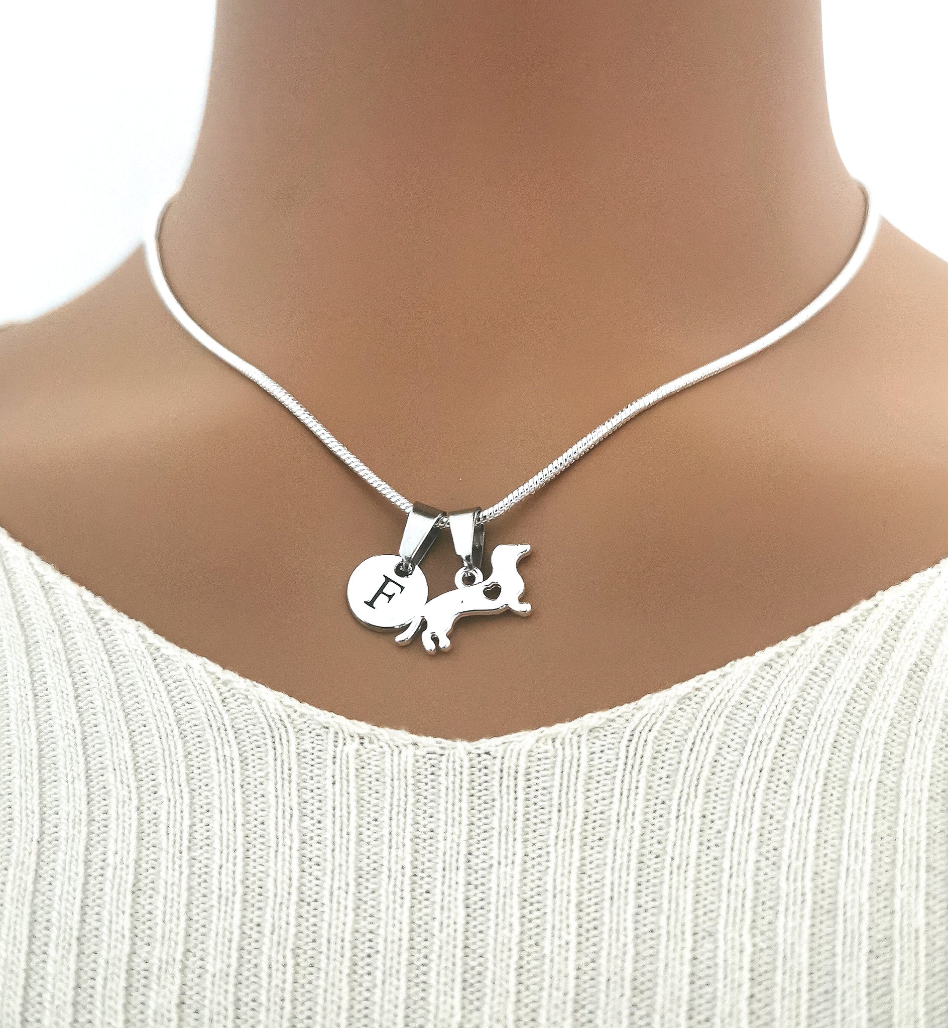 Silver Dachshund Necklace with Intricate Design - Ideal Dog Charm Gift for Her