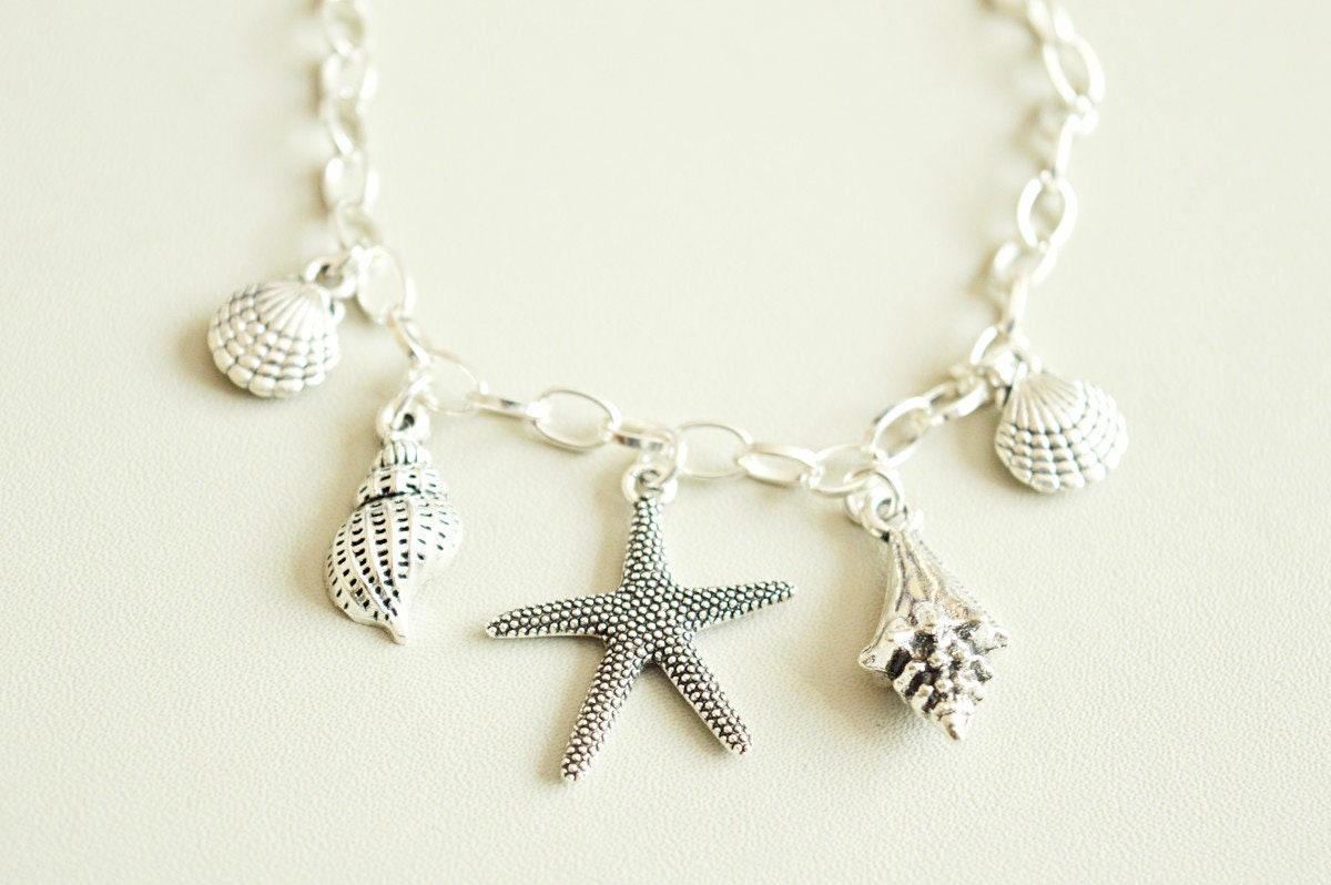 Beach Bracelet, Ocean Bracelet, Beach Themed Gift, Beach Jewelry, Ocean Themed, Ocean Gift, Beach Wedding, Seashell, Starfish, Sea, Silver