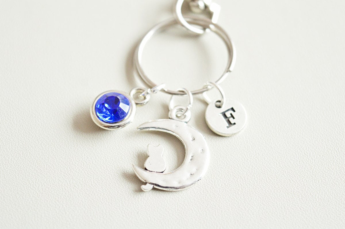 Cat gifts, Cat Keychain for Her, Moon Keychain, Cat and Moon charm, Gifts for her, Unique gift for her, birthday gift, Animal, Cute, Quirky