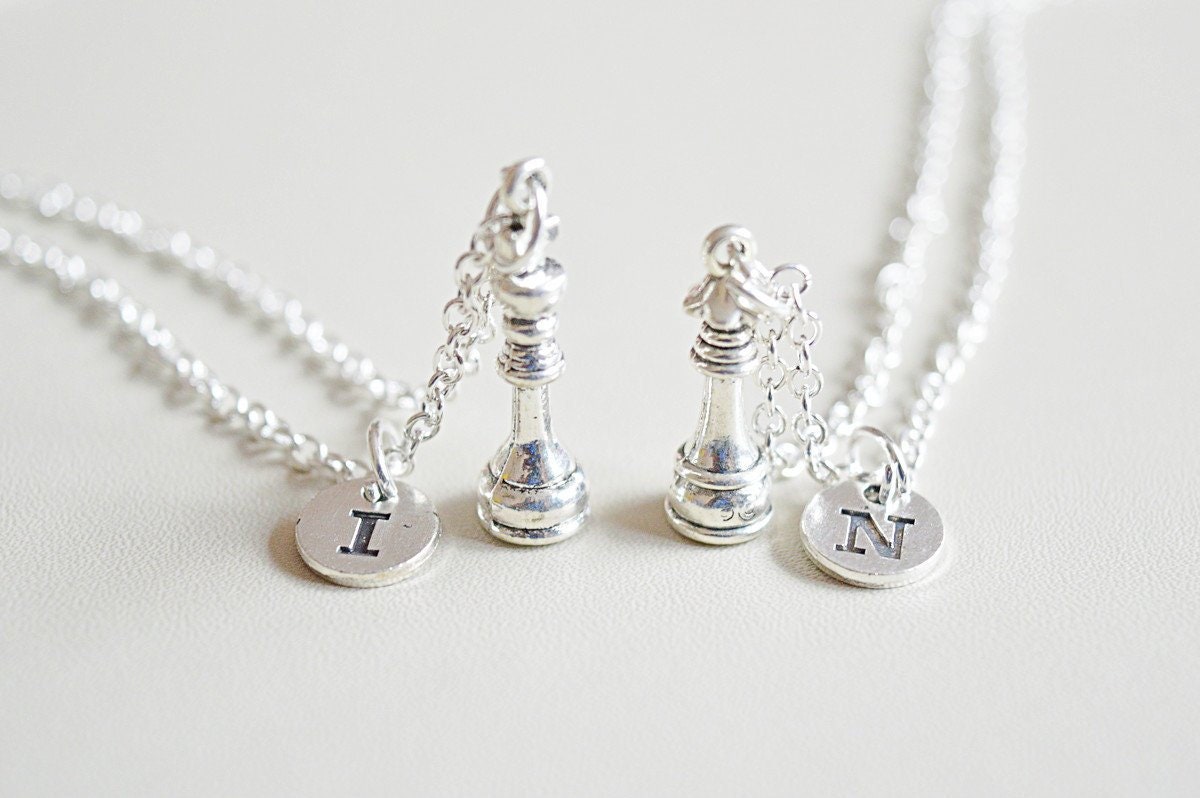 King Queen Necklace, His and her Necklace, Couples Necklace, Personalized couples Necklaces, Couple Gifts, His Queen, Her King, Chess Pieces