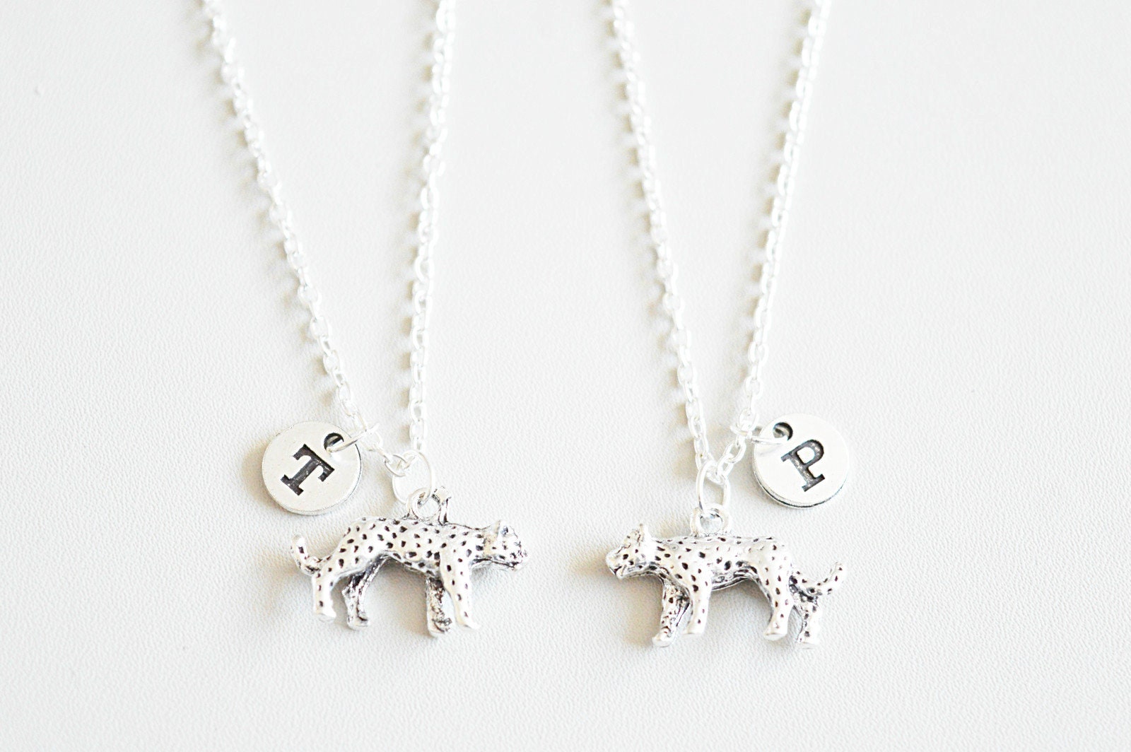 Cheetah necklaces, 2 Best friend necklaces, Friendship necklace, Bff necklace, Friends necklace, Cheetah Gifts,Cheetah Jewellery,Animal Gift