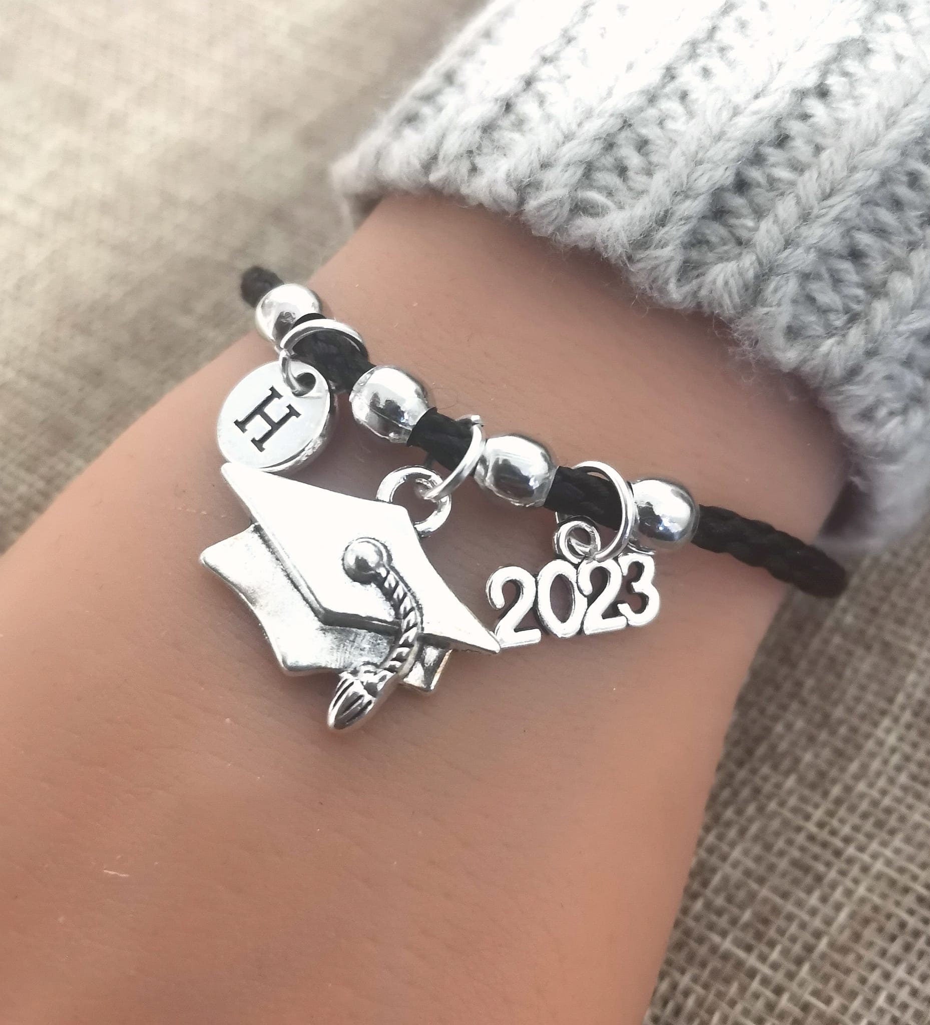 Graduation hat bracelet, Graduation cap bracelet, Graduation hat bracelet attire, Graduation bracelet , Grad Gift for her, Graduation Gift